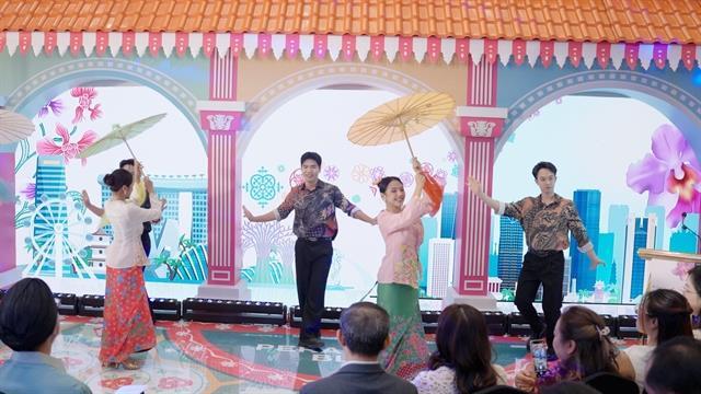 Singapores cultural colours come to Hà Nội