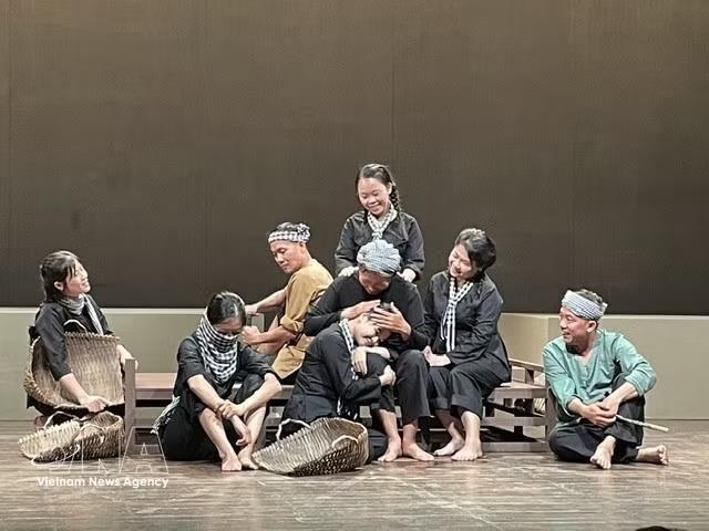 Theatre production gains attention at BRICS festival in India