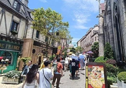 Việt Nam strengthens tourism profile with WTA 2026 honours