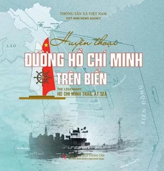 Bilingual photo book on Hồ Chí Minh trail at sea launched