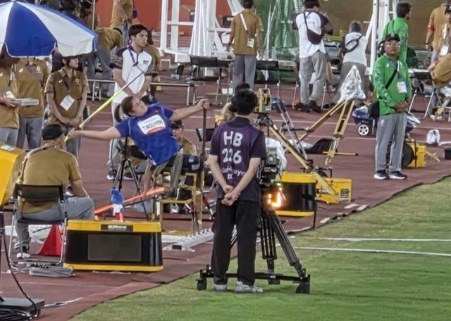 Thúy wins bronze in Asian Para Games javelin throw