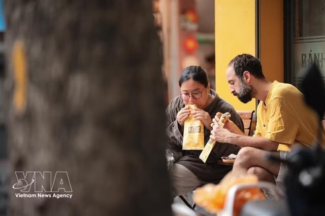 UK magazine spotlights Hà Nội food tour starting at 4am

