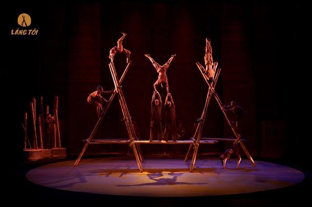 Bamboo circus show tells Vietnamese village stories on Hà Nội stage