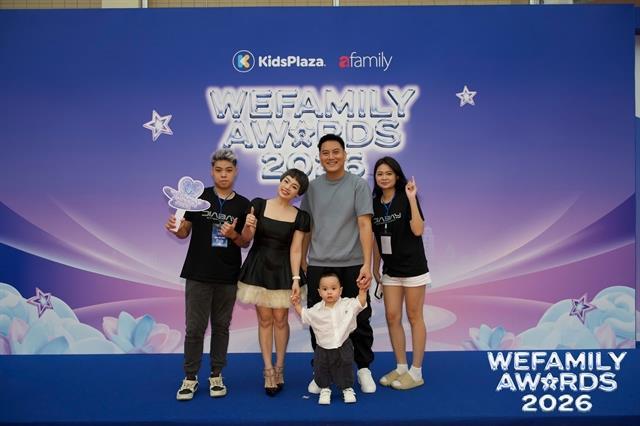 WeFamily Awards honour inspiring parents in Hà Nội