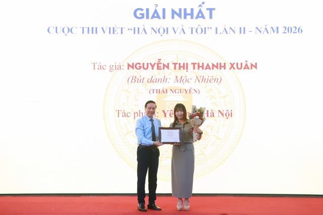 Authors honoured and awarded for telling stories about Hà Nội