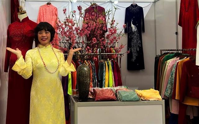 Spring Fair 2026: Weaving colours of spring from red thread of policy