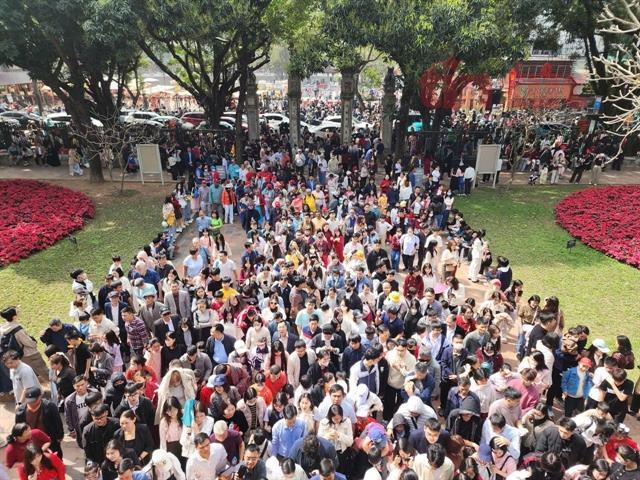 Tourism maintains growth momentum, shifts towards high-value experiences