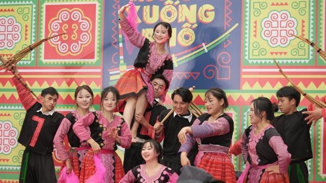 Hmong New Year in the city