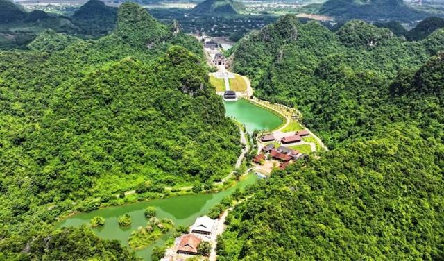 Thung Ui gathers everything in one place for travellers