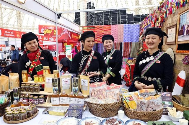 Specialties from mountain regions come to Hà Nội at the Spring Fair