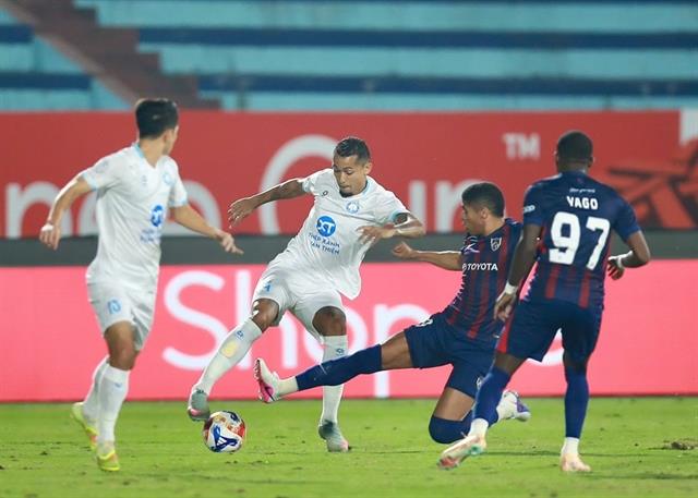 Nam Định top group, to play Selangor in Shopee Cups semis