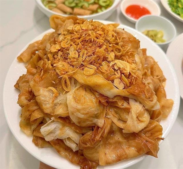 Mão Điền steamed crepes, a dish that pleases everyone