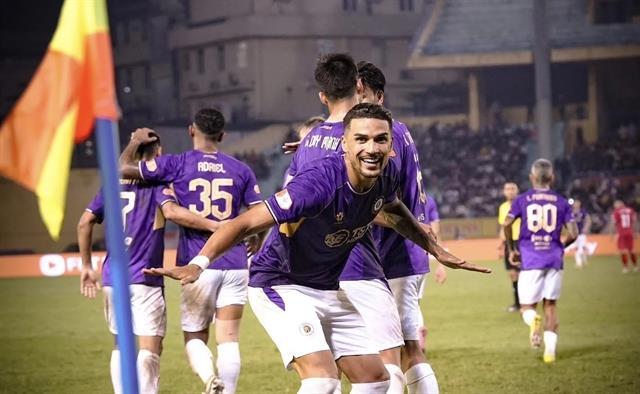 Hen lights the fuse for Việt Nams forward line