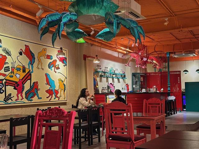 A swing and a hit: its Miss Hà Nội