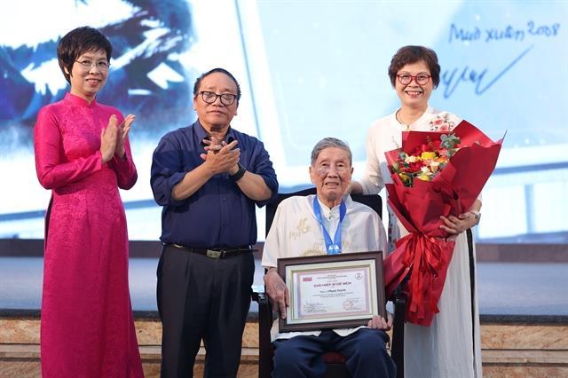 Dế Mèn Awards nurture creativity and culture for Việt Nams children

