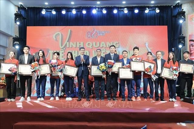 Sportsmen honoured in Glory of Vietnamese Sports 2026