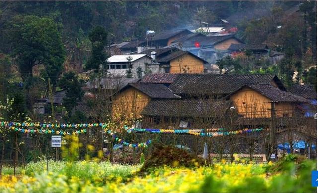Mông village spotlights geopark cultural tourism