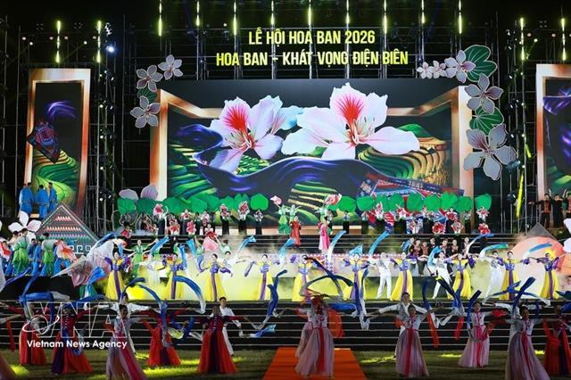 Government leader attends Ban Flower Festival 2026 in Điện Biên Province