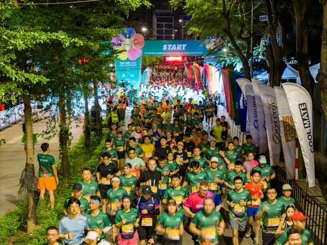  Tây Hồ Half Marathon returns with 10,000 runners 