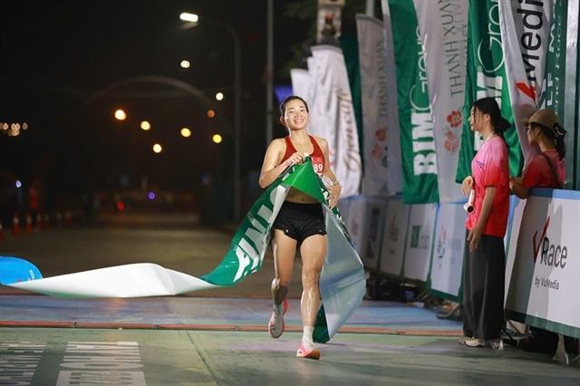 Iconic West Lake run boosts Hà Nộis sporting appeal