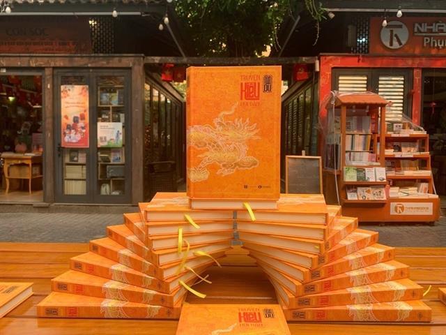 A luminous Kiều: mother-of-pearl edition unveiled