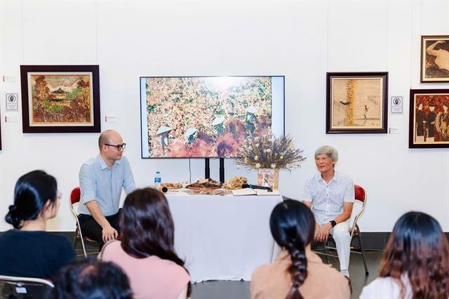 Not an exhibition, but a game: artists lifelong dialogue with fallen leaves