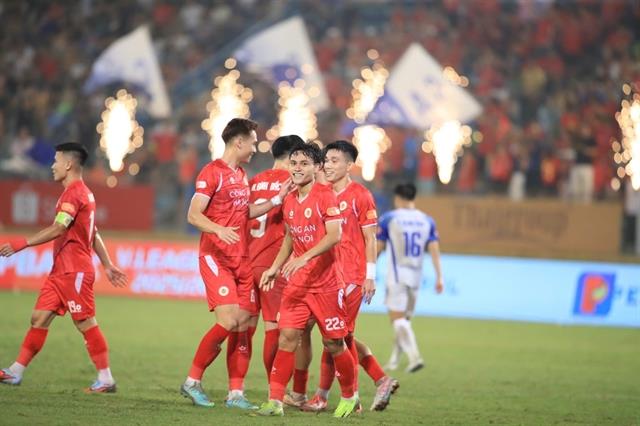 Bắc hat trick boosts Police title charge