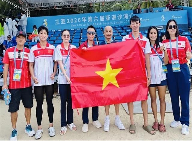 Swimmers end beach games with silver