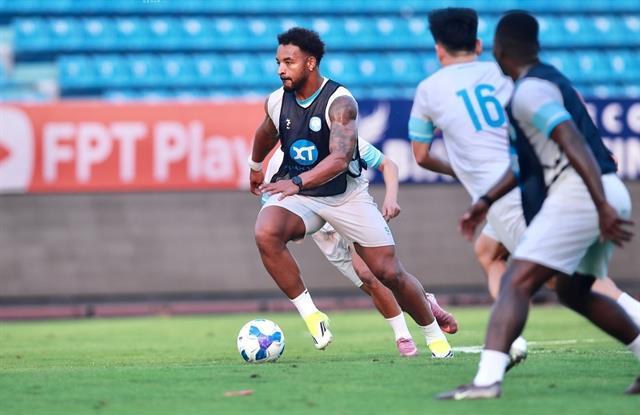 Nam Đinh target regional final under returning coach