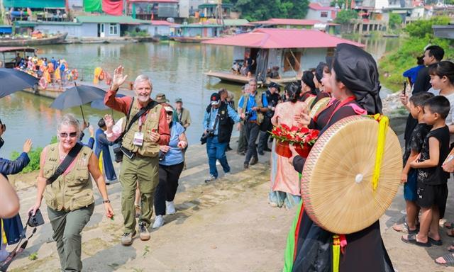 International photographers gather in Thổ Hà for traditional art exchange