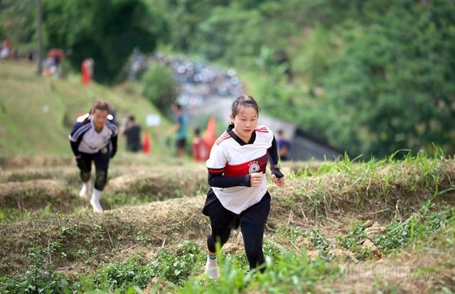 Hàng A Nhông wins terraced rice field race in Tuyên Quang