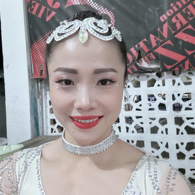 Passion keeps circus artists going through hardship, says Phạm Hướng