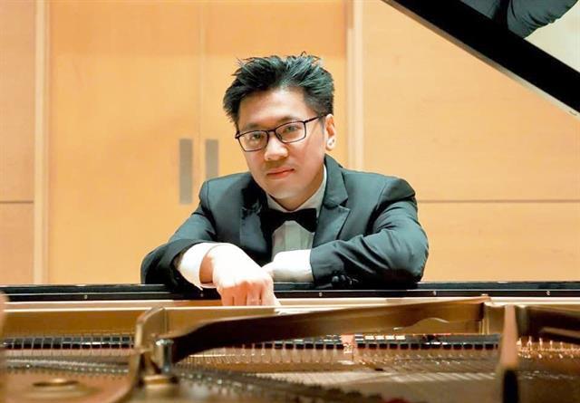 Award-winning pianist hopes to inspire young musicians