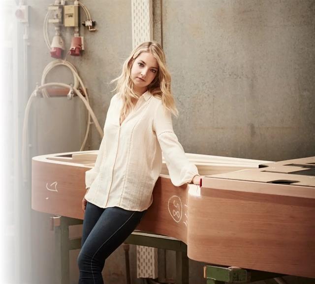 Pianist Lise de la Salle showcases French masterpieces at ‘Shades of Paris concert