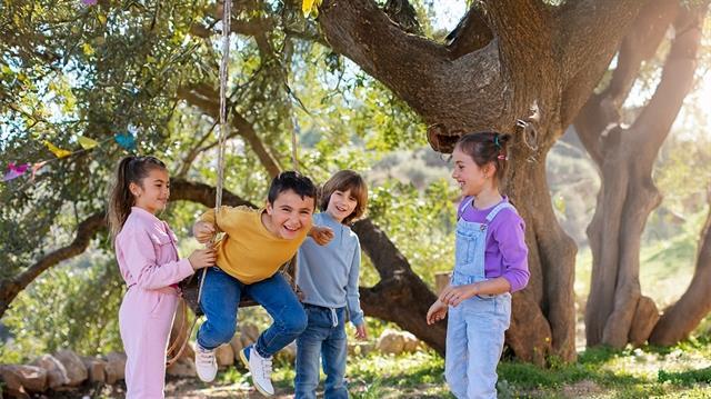 What vaccinations are required for school camping trips in Việt Nam?