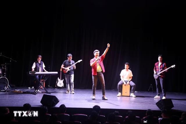 Vietnamese students in Singapore promote homelands culture through music