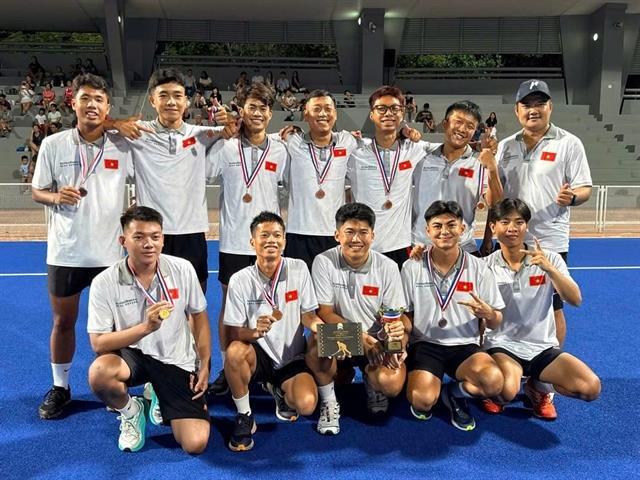 Việt Nam men claim third at Singapore hockey meet
