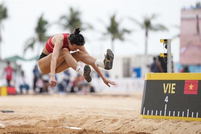 Hằng jumps long to grab victory for Việt Nam