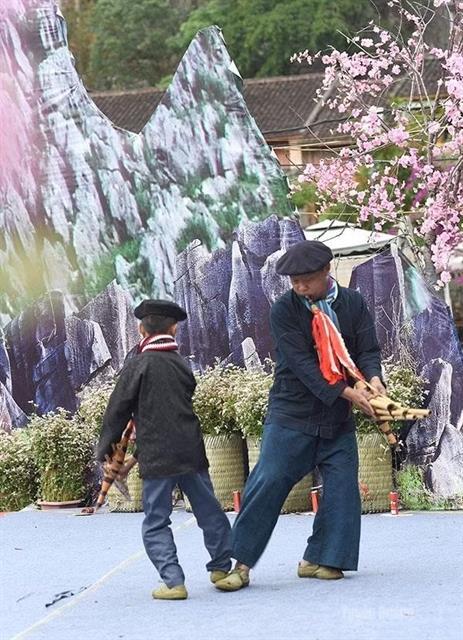 Soul of Mông peoples panpipe kept alive in mountainous schools


