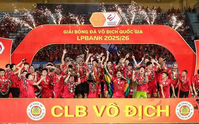 Hà Nội Police lift V.League 1 trophy after home win