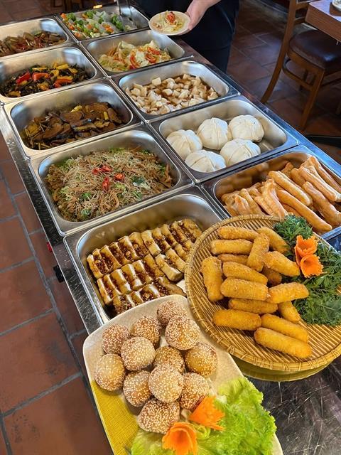 Buffet lẩu chay Liên Hương: keeping it simple, keeping it real