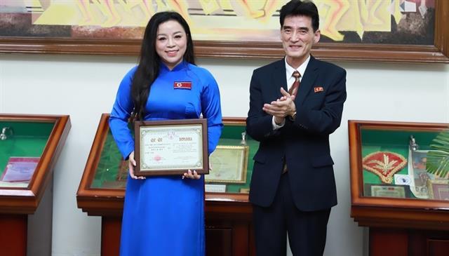 Vietnamese singer wins gold at North Korean art festival