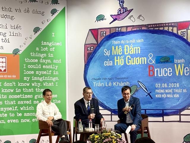 US poet finds redemption in Hà Nội through verse