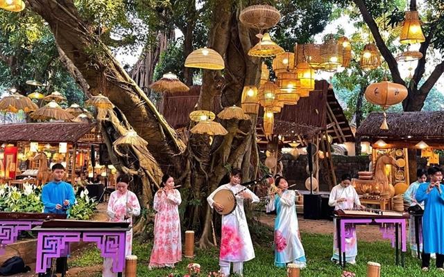 Night-time economy drives growth of Hà Nộis cultural industries

