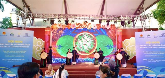 Hà Nội showcases cuisine, traditional arts to welcome ASEAN City Leaders Conference