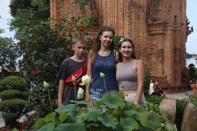 Russian tourist arrivals to Việt Nam nearly triple in first half