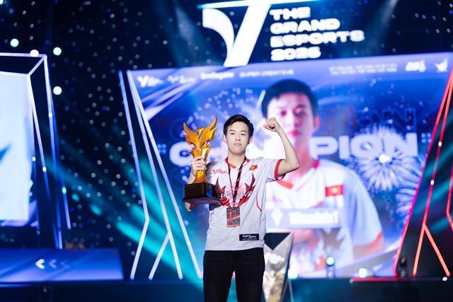 WisadelXT, Bell secure first trophies of Grand Esports 2026