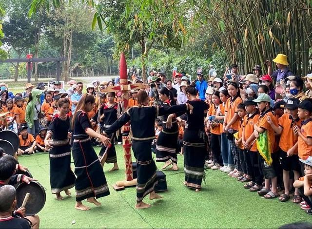 National ethnic village set for cultural revival under Hà Nộis vision