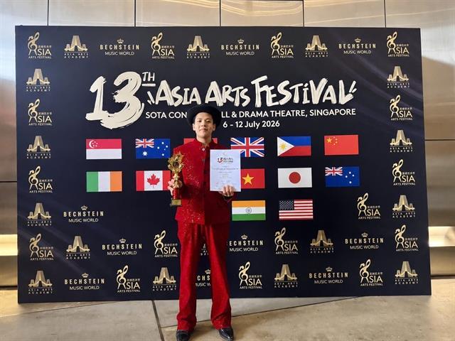 Young Vietnamese singer wins gold at Asia Arts Festival
