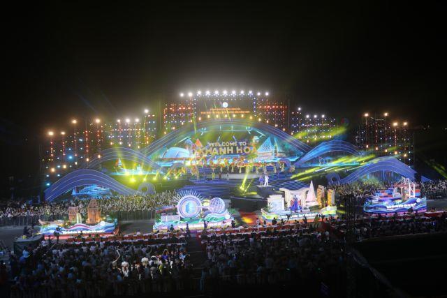 Art performances light up Khánh Hòa Sea Festival opening ceremony
